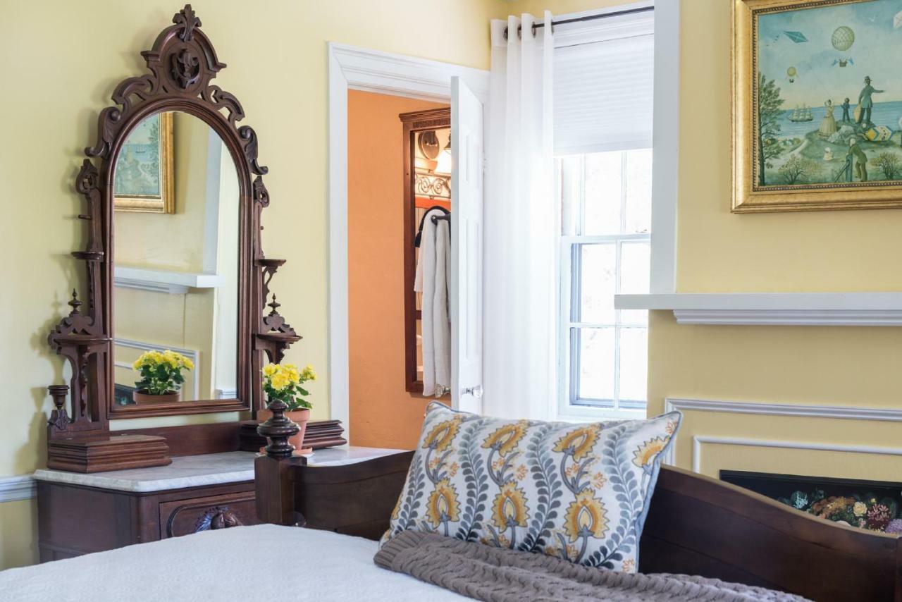 Candleberry Inn On Cape Cod Brewster Extérieur photo